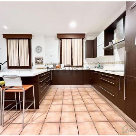 Santuchu Apartamento Elegante Con Wifi Bilbao Luaran gambar