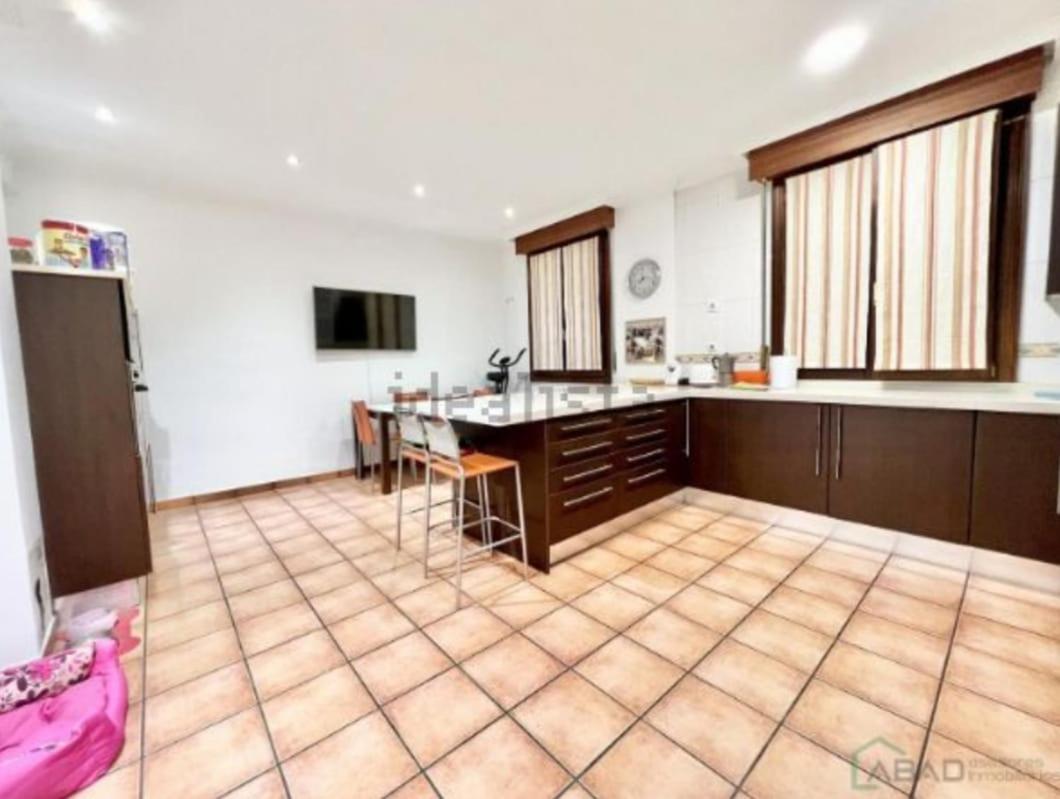 Santuchu Apartamento Elegante Con Wifi Bilbao Luaran gambar